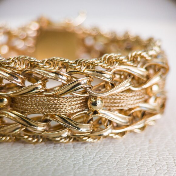 Mid-Century Heavy 14k Gold Ornate Bracelet, 49.9g - Picture 12 of 17